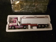 Corgi CC12415 Volvo FH Globetrotter Bulk Tipper - P. Hinchcliffe (Haulage) Ltd.