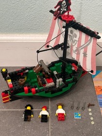 LEGO Pirates 6250 Cross Bone Clipper with minifigures and Instructions