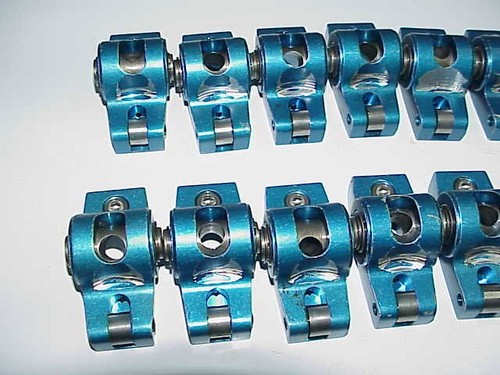 16 Blue 1.5 Aluminum Roller Rocker Arms with 7/16