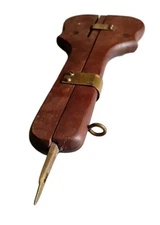 Vintage SUSAN BURR Holley Associates Wooden STITCHING TOOL. db