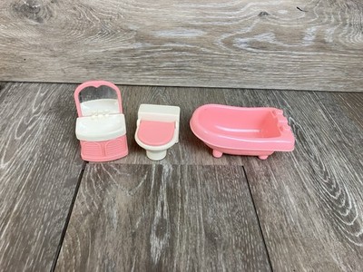 Redbox Family Dollhouse Bathroom lot tub toilet & sink w/ mirror Vintage 1990 s