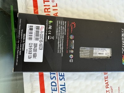 G. SKILL Trident Z RGB 16GB DDR4 3200 MHz PC4-17000 (F4-3200C16D
