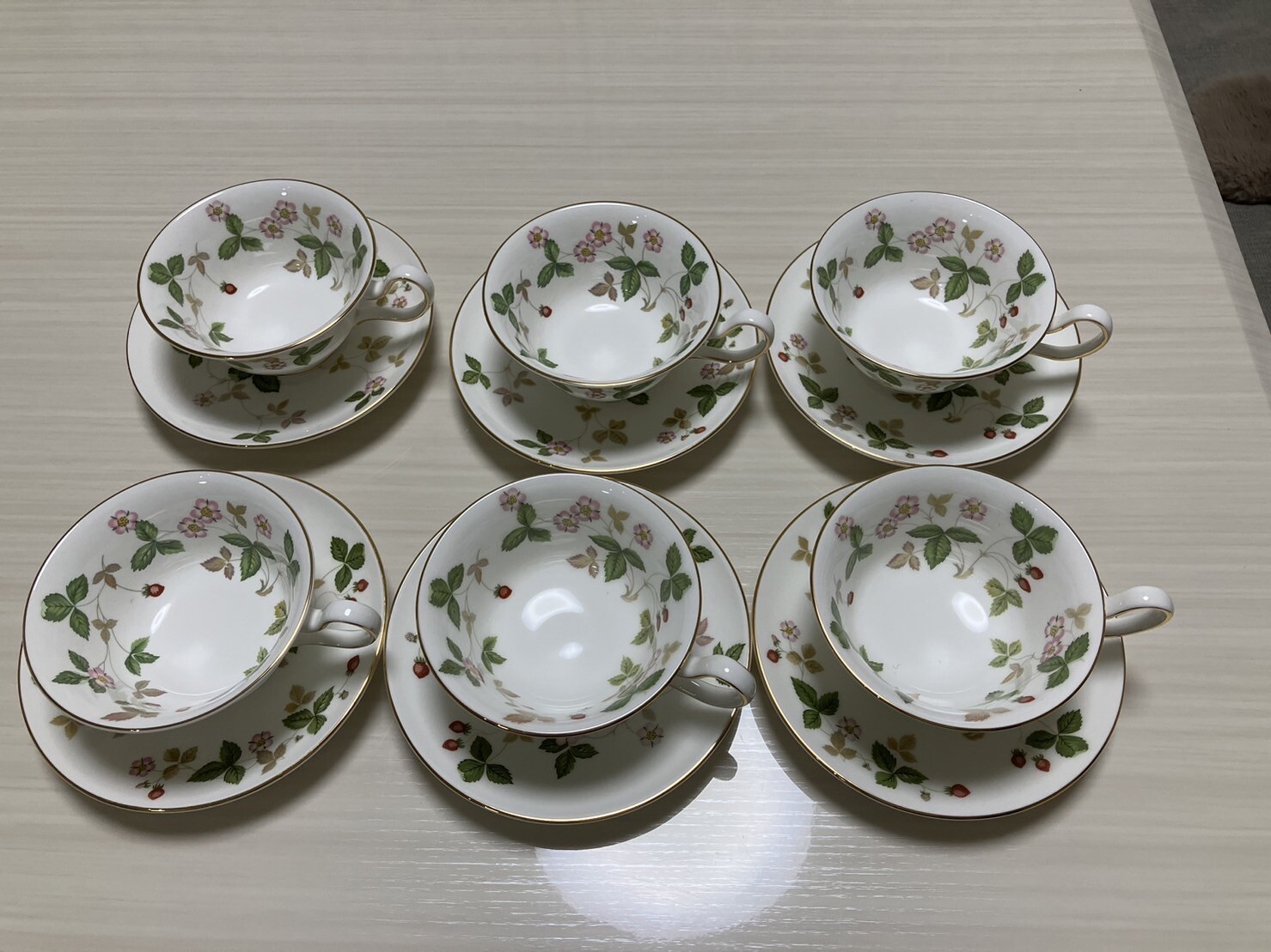 Wedgwood Wild Strawberry Tea Cup Saucer Set Of 6 eBay