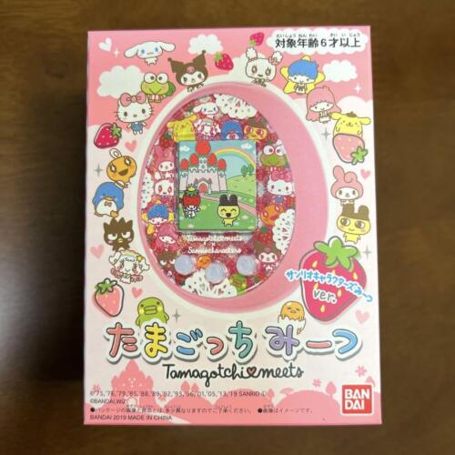 BANDAI Tamagotchi conoce personajes de Sanrio Mitsu ver. Hello Kitty My Melody Nuevo - Imagen 1 de 6