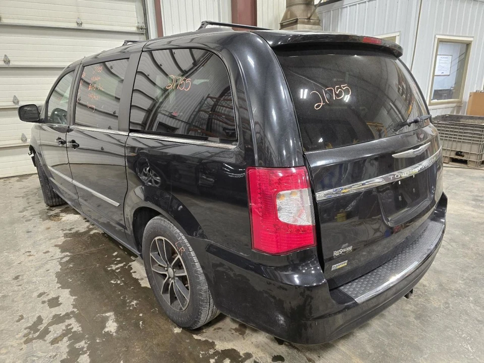 14 - 14 CHRYSLER TOWN & COUNTRY Multifunction Computer E834428 - Image 3 of 4