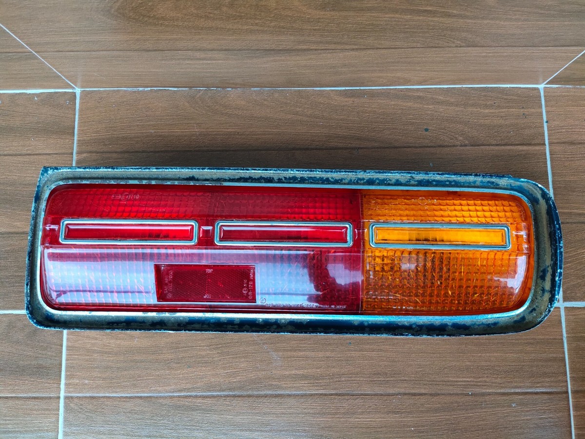 DATSUN NISSAN CEDRIC 230C 240C 260C TAILLIGHTS RH SIDE OEM JAPAN
