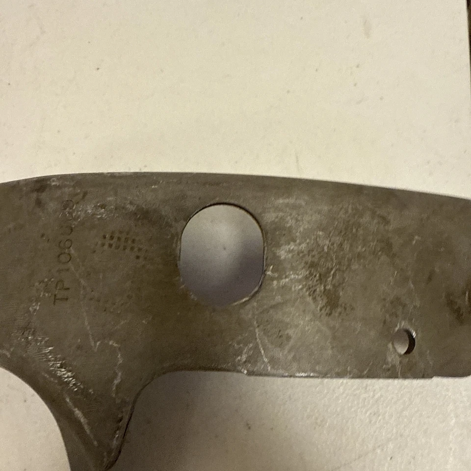 NOS Jeep CJ5 CJ7 1980-1983 4 Cyl Iron Duke ALternator Bracket - Image 4 of 4