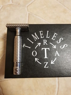 Timeless Razor Stainless Steel Scalloped 0.68 mm GAP . Gebraucht