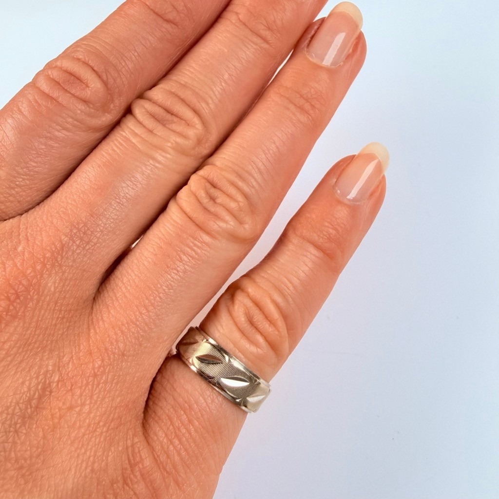 14K Solid White Gold Diamond Etched Pattern 5.75M… - image 5