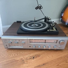 Craig H364 Eight-Track 8-Track, Record Player, AM/FM and 2 microphones