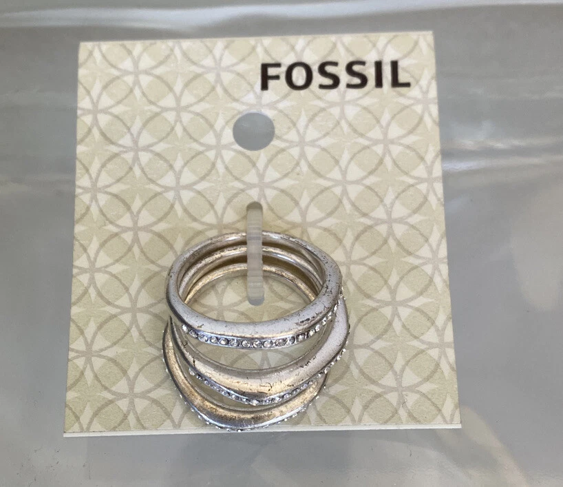 Anillo apilable tono plata fósil cristal transparente talla 8 Foto 2 de 4