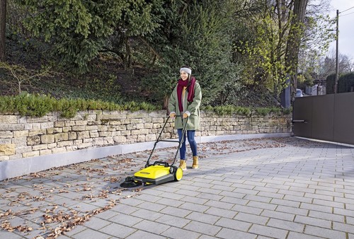 Karcher S 4 Outdoor Mechanical Push Sweeper S4 1.766-320.0 - Picture 9 of 11
