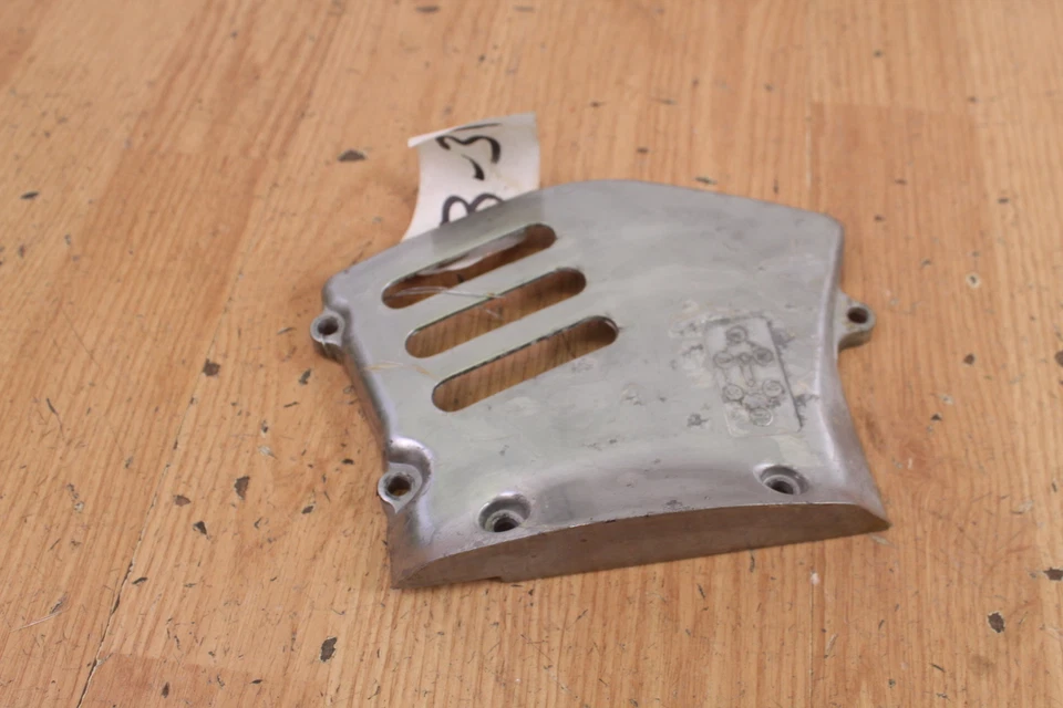 1981 铃木 GN400 链轮盖/埋头轴 — 第 2/4 张图片