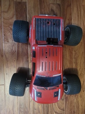 Traxxas Revo 3.3 Nitro RC Monster Truck - Sold for parts/restoration 