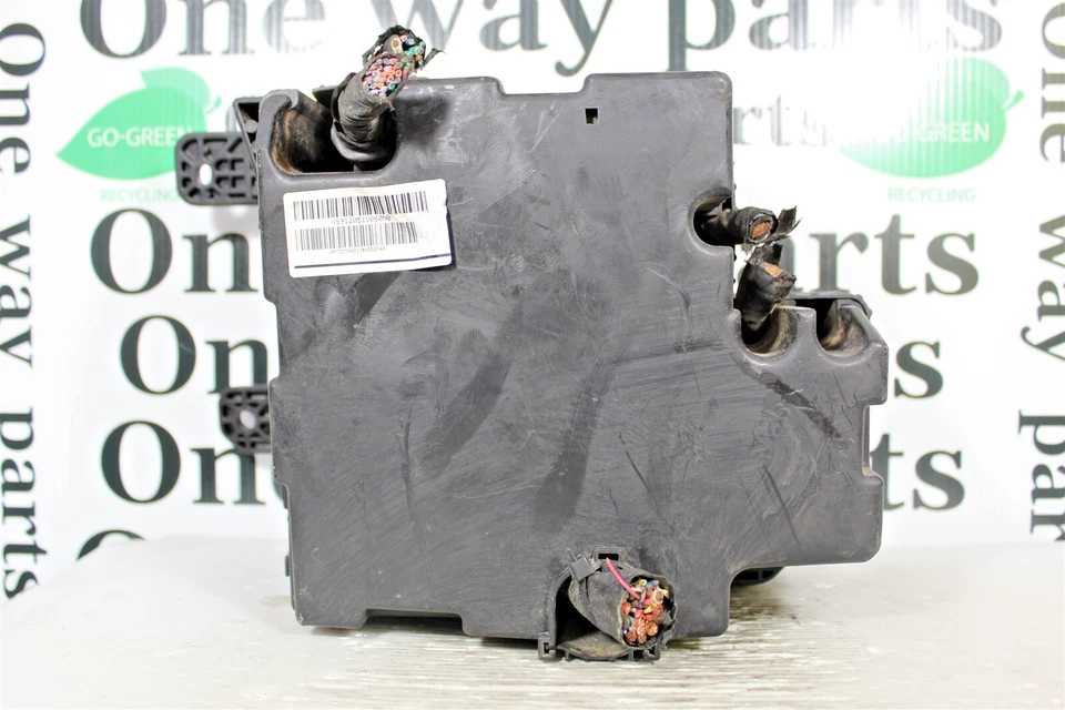 Módulo de unidad de relé de caja de fusibles VS912051U060N0 Kia Sorento 2012 OEM 7B1 775 Foto 2 de 4