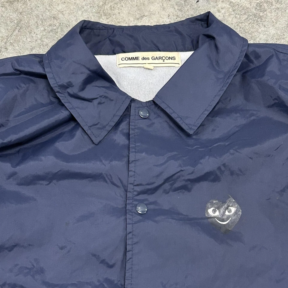 Chaqueta De Colección Comme des Garcons Para Hombres Mediana Nylon Entrenador Rompevientos Corazón Cara RARA Foto 2 de 4