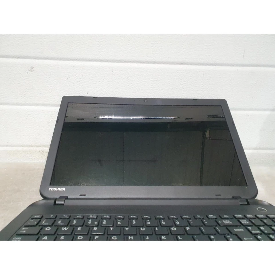 Toshiba Satellite C50-B-14D Laptop 15.6" Display Intel Celeron N2830 - For Parts - Image 2 of 4