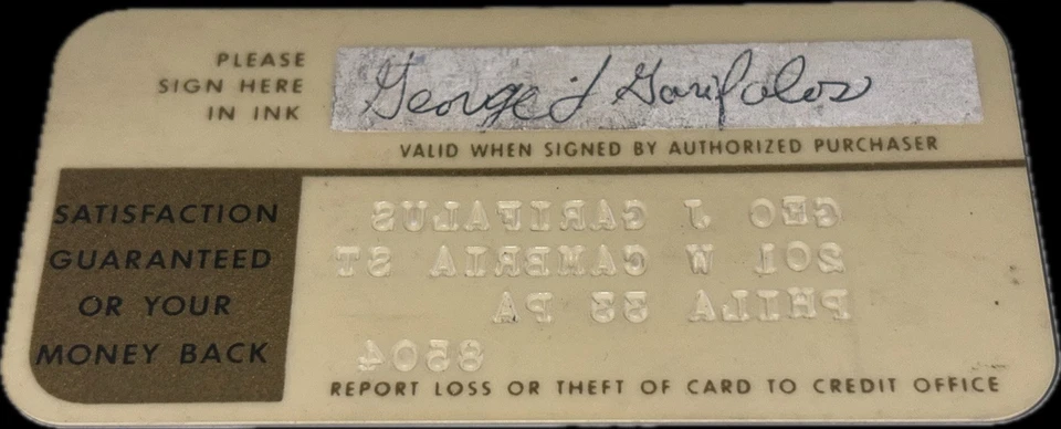 LOTE DE 2 TARJETAS DE CRÉDITO DE PLÁSTICO VINTAGE SEARS ROEBUCK & CO AÑOS 60 RARAS Foto 2 de 4