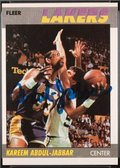 1987 Fleer Kareem Abdul-Jabbar Signed Basketball Card PSA 6 DNA Certified 10 HOF - Image 2 of 3