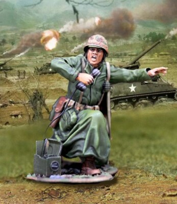 THE COLLECTORS SHOWCASE KOREAN WAR CS01106 U.S. MARINE RADIO OPERATOR ...