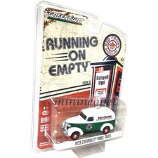 GREENLIGHT 41060 E 1939 CHEVROLET PANEL TRUCK 1/64 RED CROWN GASOLINE Chase