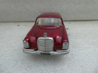 SOLIDO Modèle n° 126 Mercedes 220 SE coupé - 1965