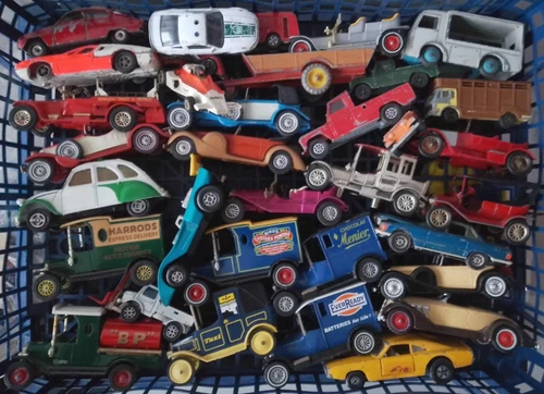 ORIGINAL VINTAGE DIECAST TOY JOB LOT CORGI DINKY MATCHBOX CARS VANS etc
