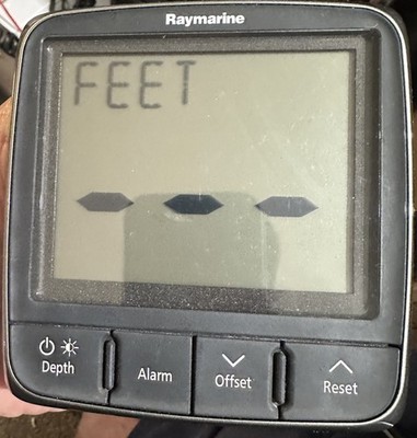Raymarine i50 Depth Instrument E70059 Excellent Condition 