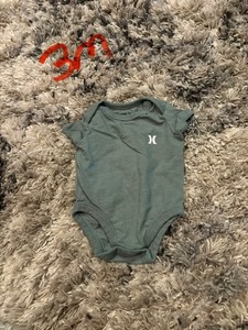 Boys Hurley bodysuit size 3 months short sleeve multicolor 