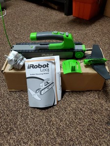 remote controlled gutter cleaner