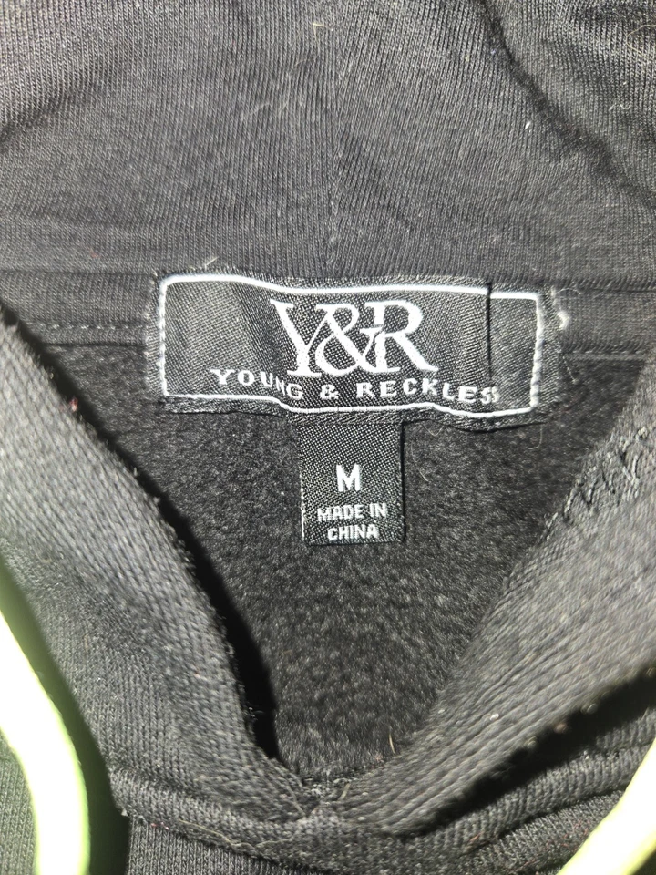 Sudadera con Capucha Edición Limitada RARA Negra Y Arco Iris Joven E Imprudente Foto 3 de 4