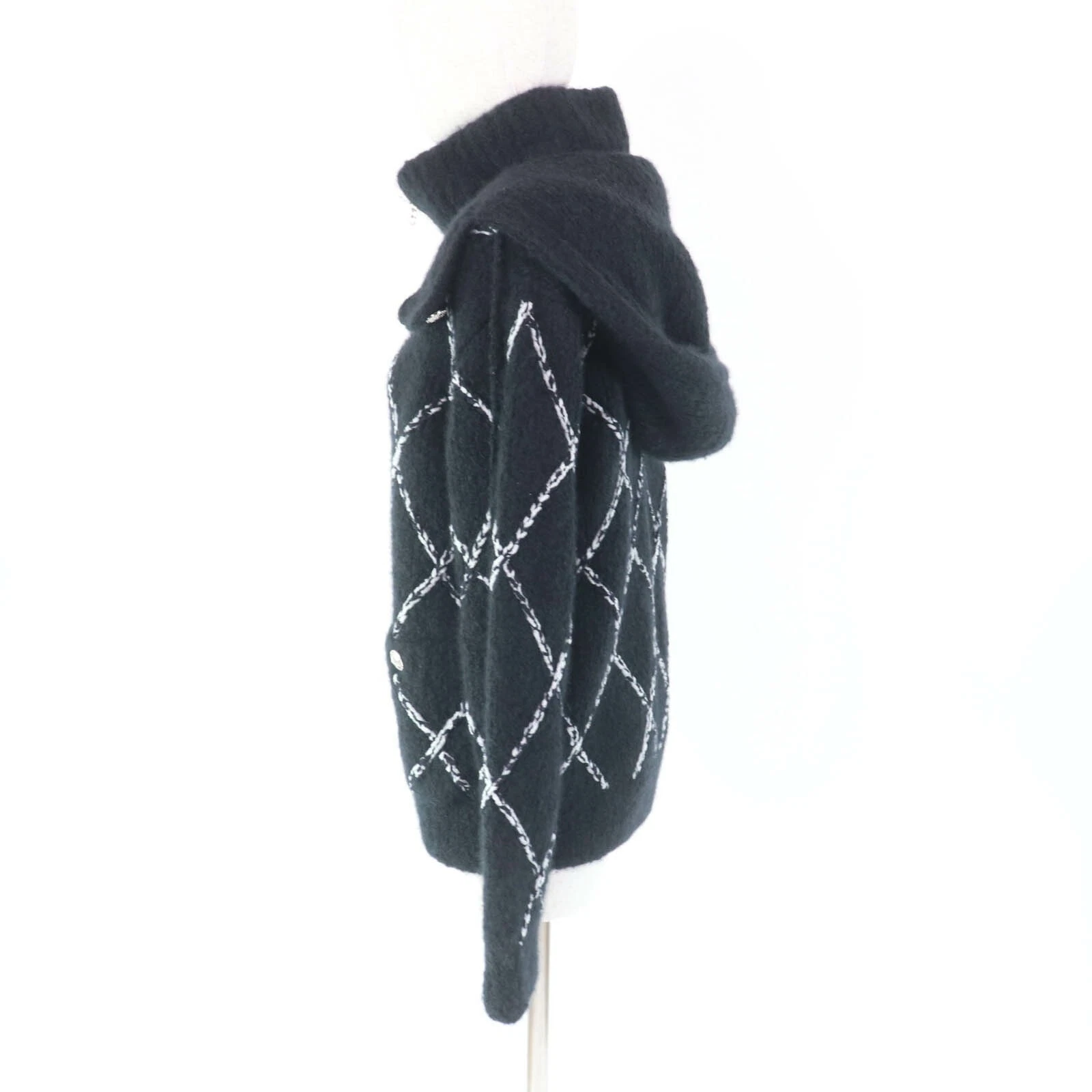 Giacca Chanel P74369 Cashmere con Strass Motivo Matelasse Zip Nero Um