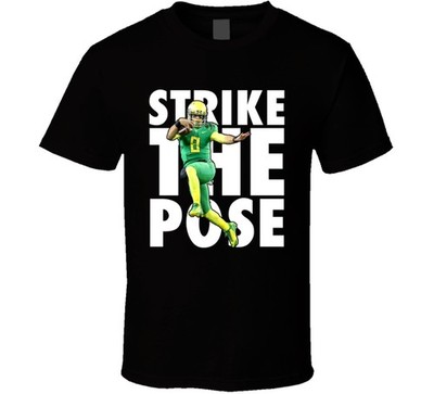 Strike The Pose Heisman Hurdle Marcus Mariota Oregon Ducks Football T Shirt