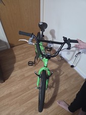 X-RATED FLAIR KIDS BIKE 20"WHEEL SUITABLE FOR 6  12 YEAR OLD 