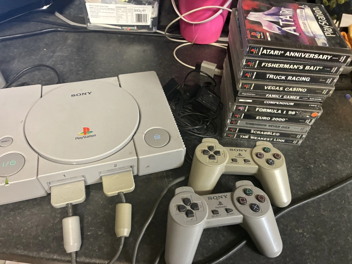 Sony - PlayStation 1 original verpackt plus Spiele - Video game console