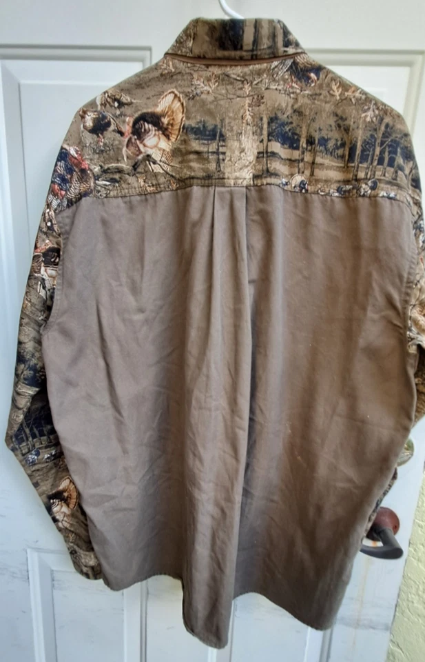 Whitetails Legendary Deer Gear Shirt sz L - Image 3 of 4