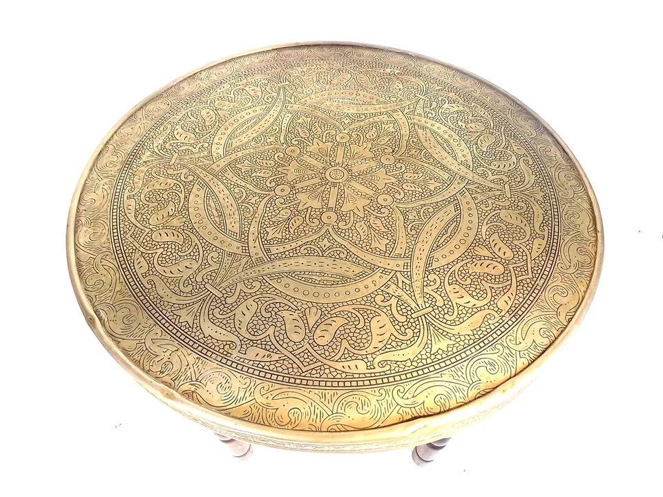 Antigua mesa plegable giratoria inglesa. Tapa de latón. Útil. Original. Foto 2 de 4