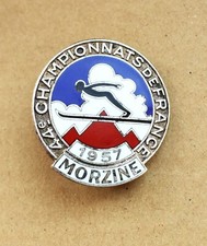 Rare insigne, broche " Morzine, 44ème championnat de France de ski 1957 " DRAGO