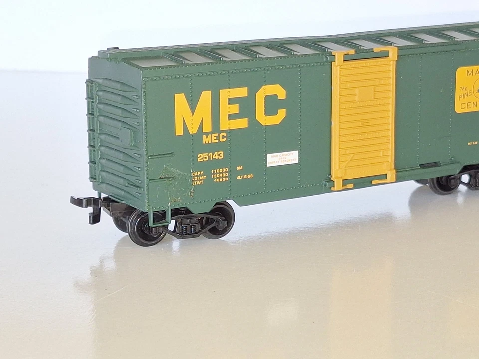 Lifelike MEC 40' Boxcar. Very Good cond. HO scale. No Box. - Image 2 of 4