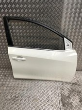 Porte avant et accessoires Nissan Pulsar