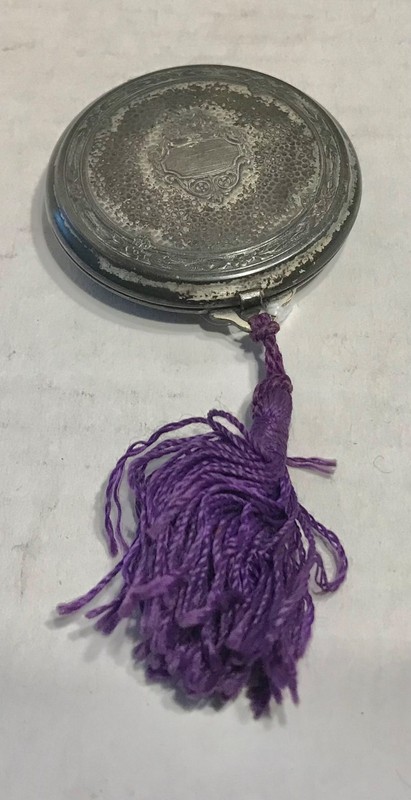 Art Deco Djer-Kiss Silverplated Compact with Powder Sifter ca. 1926