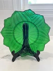 Vintage Anchor Hocking  Emerald Green Leaf Plate.￼