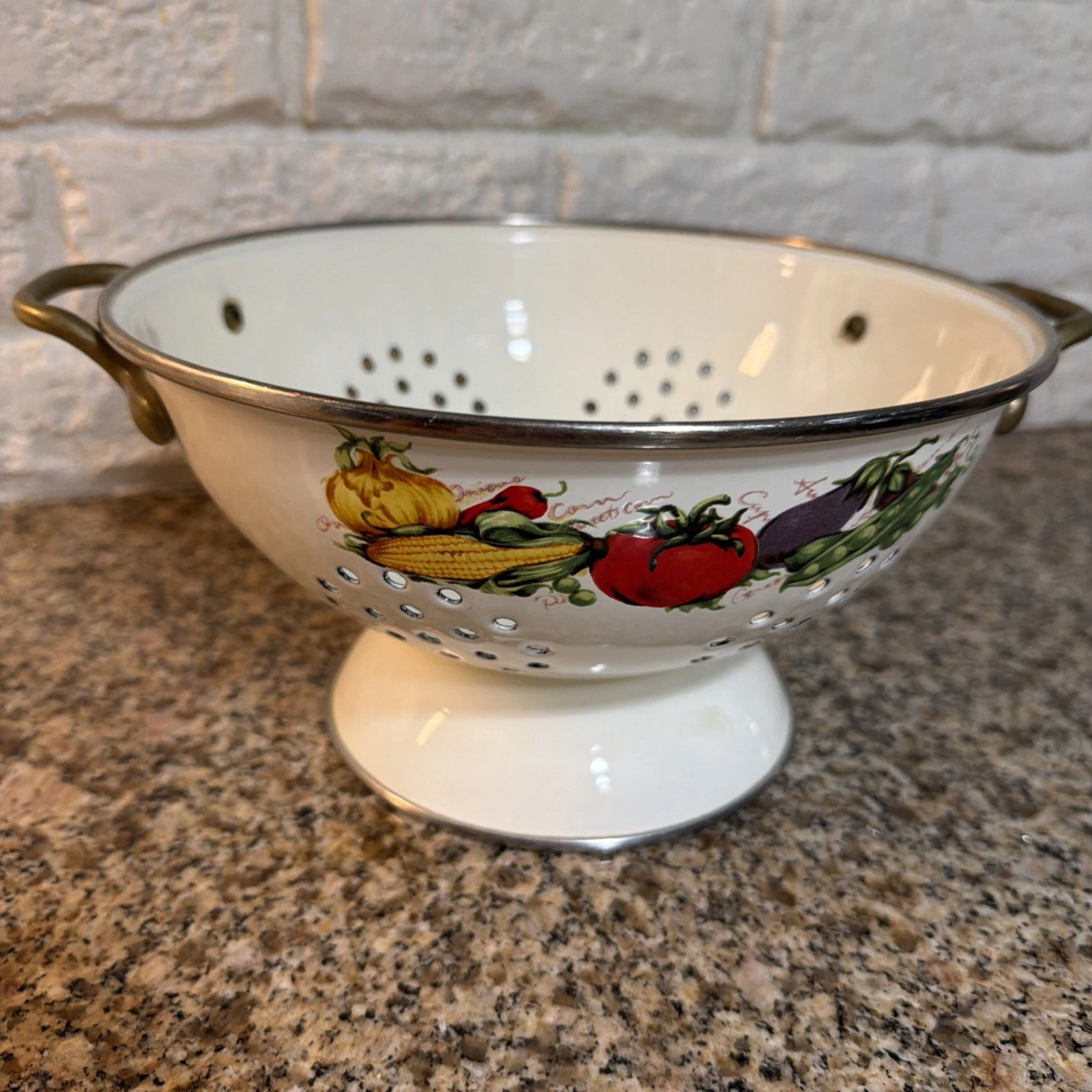 VTG Regency Club Enamel Colander Ivory~ Gold Rim~ Taiwan ~EUC