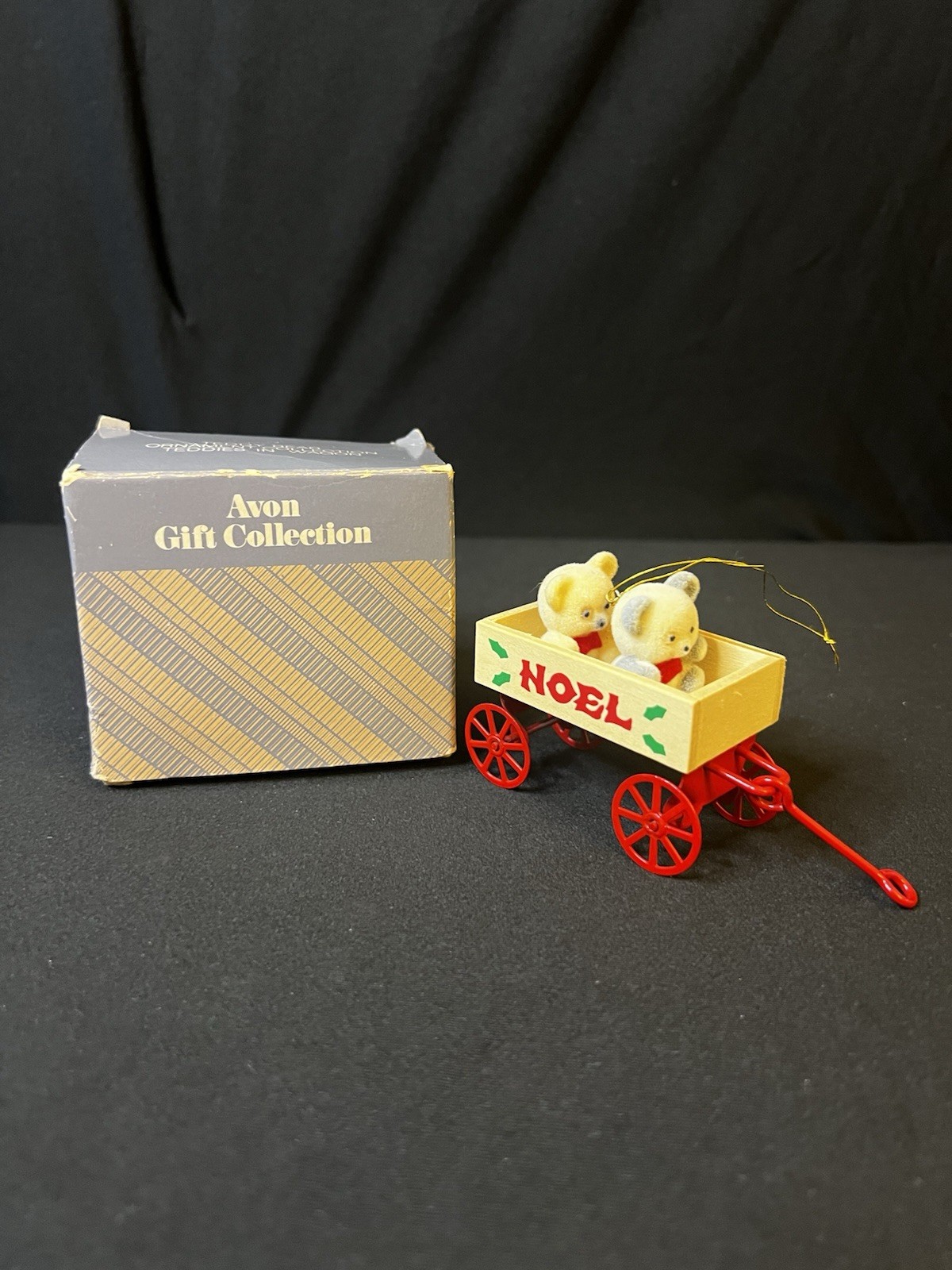 Vintage Avon Christmas Collectible Teddy Bears In Wagon Christmas Tree Ornament