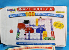 ELENCO Snap Circuits Jr. 100 Experiments Electronics Discovery Kit SC-100 Ages 8