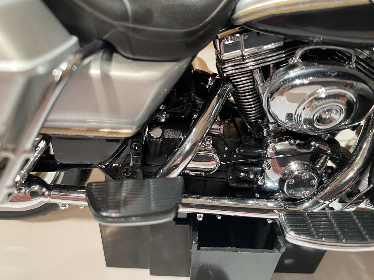 FRANKLIN MINT 1:10 HARLEY DAVIDSON 2003 ELECTRA GLIDE 100TH FRANKLIN MINT 1:10 HARLEY DAVIDSON 2003 ELECTRA GLIDE 100TH