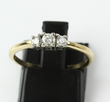 SCHÖNER 14k GELBGOLD 1/4 CT TW 3 STEINE DIAMANT RING Größe 7,25