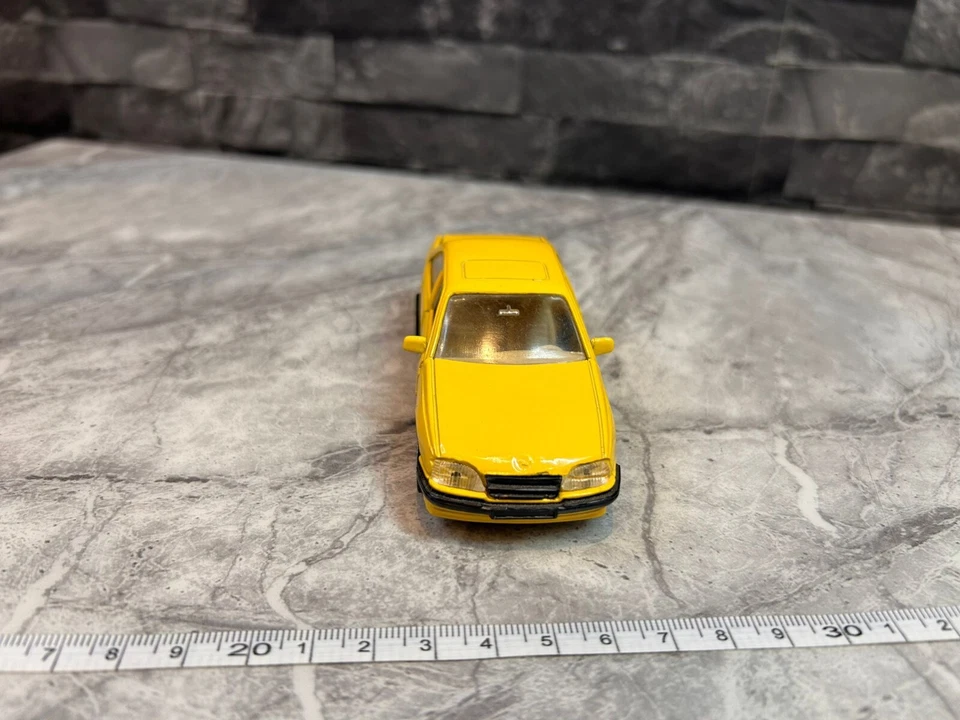 Opel Omega A - Sin marca - China 1/43 amarillo diecast coche de juguete excelente estado Foto 3 de 4