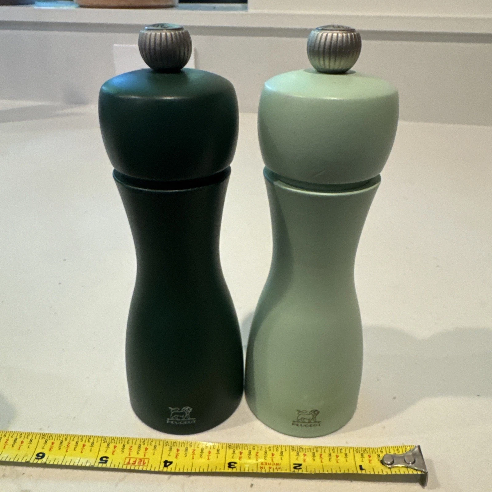 Peugeot Tahiti Duo 6 Inch Salt & Pepper Mill Set, Green Tones good shape