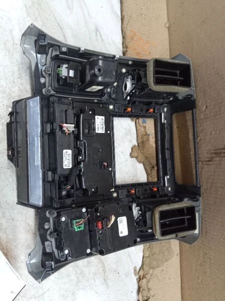 Dodge Ram 1500 2017-2021 control de temperatura CA con bisel de radio 1UJ96DX9AJ  Foto 2 de 4